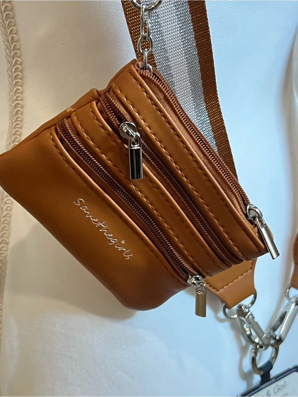Save the girls , Clip & Go Phone Clip Crossbody Strap with wallet